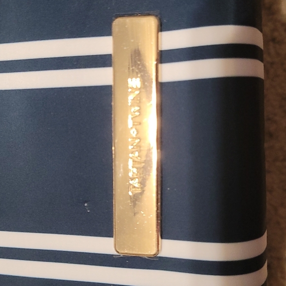 FREE TARTAN AND TWINE COSMETICS BAG WITH ANY BEAUTY PURCHASE OF $50 OR MORE - Picture 3 of 3